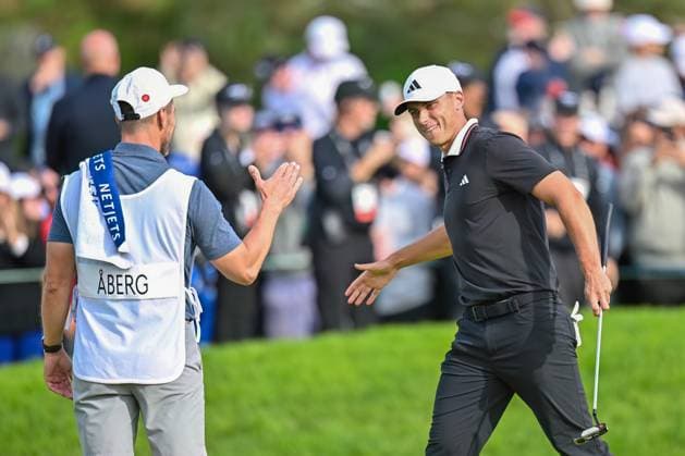 February 16, 2025: Ludvig Aberg celebrates with his caddy after sinking his final putt on the 18th hole during the final round of the Genesis Invitational on Torrey Pines South Course in San Diego, California. CSM San Diego USA - ZUMAc04_ 20250216_zma_c04_037 Copyright: xJustinxFinex