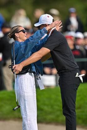 February 16, 2025: Ludvig Aberg celebrates with his girlfriend Olivia Peet after sinking his final putt on the 18th hole during the final round of the Genesis Invitational on Torrey Pines South Course in San Diego, California. CSM San Diego USA - ZUMAc04_ 20250216_zma_c04_053 Copyright: xJustinxFinex
