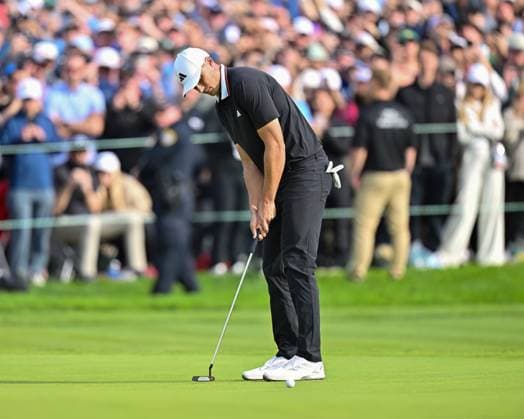 February 16, 2025: Ludvig Aberg putts on the 18th hole during the final round of the Genesis Invitational on Torrey Pines South Course in San Diego, California. CSM San Diego USA - ZUMAc04_ 20250216_zma_c04_056 Copyright: xJustinxFinex