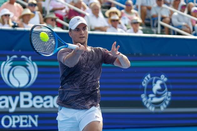 DELRAY BEACH, FL - FEBRUARY 16: Miomir Kecmanovic (SRB) in action during the Mens Singles Final of the Delray Beach Open on February 16, 2025, at Delray Beach Stadium & Tennis Center in Delray Beach, Florida.(Photo by Chris Arjoon Icon Sportswire). TENNIS: FEB 16 Delray Beach Open EDITORIAL USE ONLY Icon25021600130