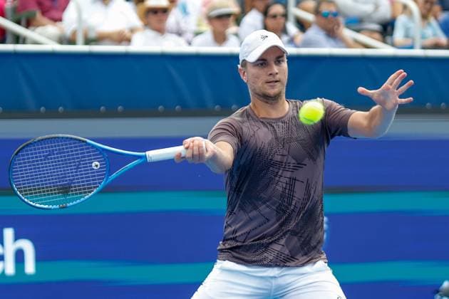 DELRAY BEACH, FL - FEBRUARY 16: Miomir Kecmanovic (SRB) in action during the Mens Singles Final of the Delray Beach Open on February 16, 2025, at Delray Beach Stadium & Tennis Center in Delray Beach, Florida.(Photo by Chris Arjoon Icon Sportswire). TENNIS: FEB 16 Delray Beach Open EDITORIAL USE ONLY Icon25021600137