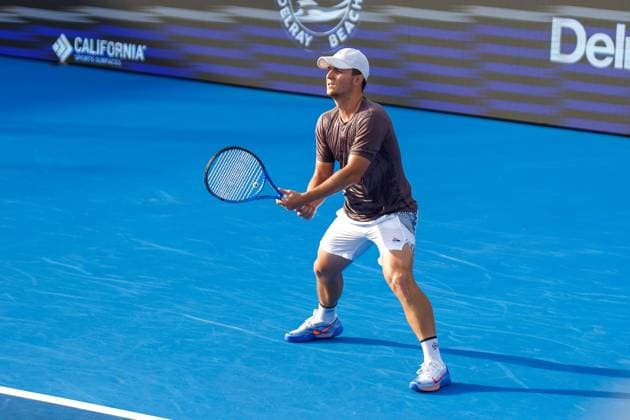 DELRAY BEACH, FL - FEBRUARY 16: Miomir Kecmanovic (SRB) in action during the Mens Singles Final of the Delray Beach Open on February 16, 2025, at Delray Beach Stadium & Tennis Center in Delray Beach, Florida.(Photo by Chris Arjoon Icon Sportswire). TENNIS: FEB 16 Delray Beach Open EDITORIAL USE ONLY Icon25021600146