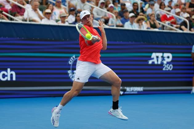 DELRAY BEACH, FL - FEBRUARY 16: Alejandro Davidovich Fokina (ESP) in action during the Mens Singles Final of the Delray Beach Open on February 16, 2025, at Delray Beach Stadium & Tennis Center in Delray Beach, Florida.(Photo by Chris Arjoon Icon Sportswire). TENNIS: FEB 16 Delray Beach Open EDITORIAL USE ONLY Icon250216001085