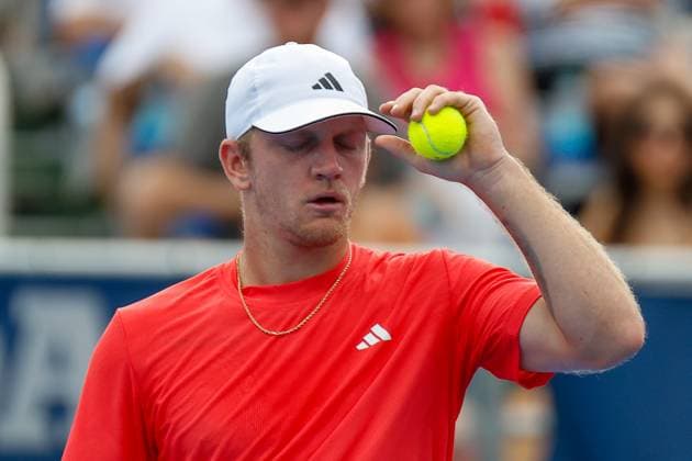 DELRAY BEACH, FL - FEBRUARY 16: Alejandro Davidovich Fokina (ESP) in action during the Mens Singles Final of the Delray Beach Open on February 16, 2025, at Delray Beach Stadium & Tennis Center in Delray Beach, Florida.(Photo by Chris Arjoon Icon Sportswire). TENNIS: FEB 16 Delray Beach Open EDITORIAL USE ONLY Icon250216001086