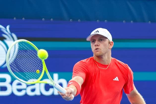 DELRAY BEACH, FL - FEBRUARY 16: Alejandro Davidovich Fokina (ESP) in action during the Mens Singles Final of the Delray Beach Open on February 16, 2025, at Delray Beach Stadium & Tennis Center in Delray Beach, Florida.(Photo by Chris Arjoon Icon Sportswire). TENNIS: FEB 16 Delray Beach Open EDITORIAL USE ONLY Icon250216001089