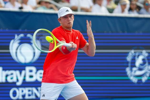 DELRAY BEACH, FL - FEBRUARY 16: Alejandro Davidovich Fokina (ESP) in action during the Mens Singles Final of the Delray Beach Open on February 16, 2025, at Delray Beach Stadium & Tennis Center in Delray Beach, Florida.(Photo by Chris Arjoon Icon Sportswire). TENNIS: FEB 16 Delray Beach Open EDITORIAL USE ONLY Icon250216001123