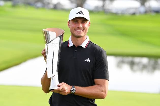 LA JOLLA, CA - FEBRUARY 16: Ludvig Aberg holds the trophy after winning The Genesis Invitational 2025 at Torrey Pines Golf Course on February 16, 2025 in La Jolla, California. (Photo by Brian Rothmuller Icon Sportswire) GOLF: FEB 16 PGA, Golf Herren The Genesis Invitational EDITORIAL USE ONLY Icon250216039