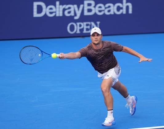 DELRAY BEACH, FL - FEBRUARY 16: Miomir Kecmanovic (SRB) during final round of the Delray Beach Open on February 16, 2025, at the Delray Beach Tennis Center in Delray Beach Florida. (Photo by Andrew Patron Icon Sportswire) TENNIS: FEB 16 Delray Beach Open EDITORIAL USE ONLY Icon2502160451