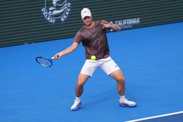 DELRAY BEACH, FL - FEBRUARY 16: Miomir Kecmanovic (SRB) during final round of the Delray Beach Open on February 16, 2025, at the Delray Beach Tennis Center in Delray Beach Florida. (Photo by Andrew Patron Icon Sportswire) TENNIS: FEB 16 Delray Beach Open EDITORIAL USE ONLY Icon2502160452