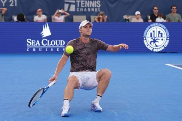 DELRAY BEACH, FL - FEBRUARY 16: Miomir Kecmanovic (SRB) celebrates winning the Delray Beach Open on February 16, 2025, at the Delray Beach Tennis Center in Delray Beach Florida. (Photo by Andrew Patron Icon Sportswire) TENNIS: FEB 16 Delray Beach Open EDITORIAL USE ONLY Icon2502160458