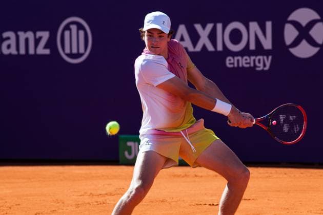February 16, 2025, Buenos Aires, Federal Capital, Argentina: February 16, 2025, Buenos Aires, Argentina: Brazilian Joao Fonseca is crowned Champion of the Argentina Open 2025 after defeating Argentine and favorite Francisco Cerundulo in two sets. Buenos Aires Argentina - ZUMAa179 0802902374st Copyright: xRobertoxAlmeidaxAveledox