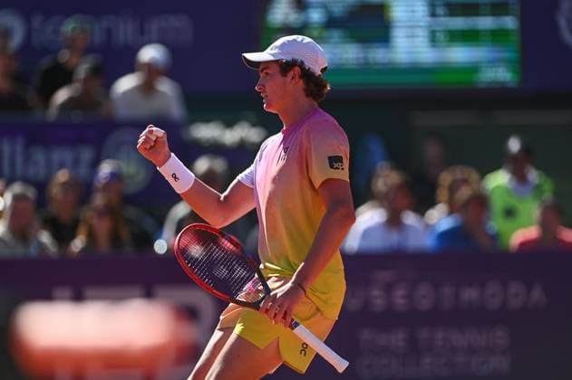 IEB+ Argentina Open 2025 - Final Joao Fonseca of Brazil celebrates a point during a men s singles final match against Francisco Cerundolo of Argentina at the Argentina Open ATP, Tennis Herren tennis tournament at Guillermo Vilas Stadium in Buenos Aires, Argentina, on February 16, 2025. Buenos Aires Argentina  Copyright: xGabrielxSotelox originalFilename:sotelo-notitle250216_npnlD.jpg