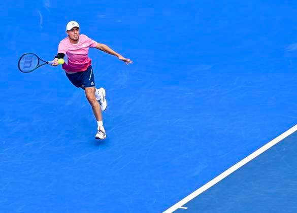 ATP, Tennis Herren QATAR EXXONMOBIL OPEN ROUND OF 32 Christopher O connell of Australia competes in her round of 32 match against Hady Habib of Lebanon during the ATP Qatar ExxonMobil Open 2025 tennis tournament at the Khalifa International Tennis Complex in Doha, Qatar, on February 17, 2025. DOHA Qatar Copyright: xNOUSHADx