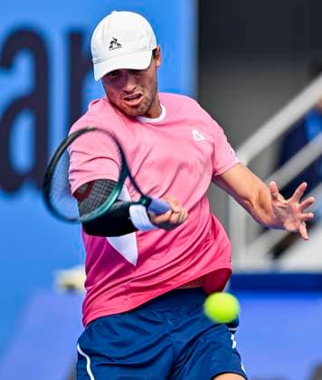 ATP, Tennis Herren QATAR EXXONMOBIL OPEN ROUND OF 32 Christopher O connell of Australia competes in her round of 32 match against Hady Habib of Lebanon during the ATP Qatar ExxonMobil Open 2025 tennis tournament at the Khalifa International Tennis Complex in Doha, Qatar, on February 17, 2025. DOHA Qatar Copyright: xNOUSHADx