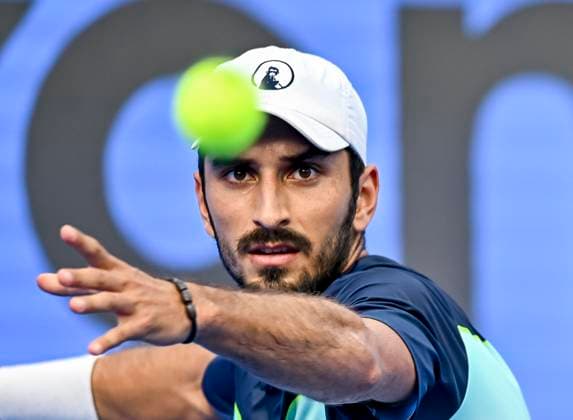 ATP, Tennis Herren QATAR EXXONMOBIL OPEN ROUND OF 32 Hady Habib of Lebanon competes in her round of 32 match against Christopher O connell of Australia during the ATP Qatar ExxonMobil Open 2025 tennis tournament at the Khalifa International Tennis Complex in Doha, Qatar, on February 17, 2025. DOHA Qatar Copyright: xNOUSHADx