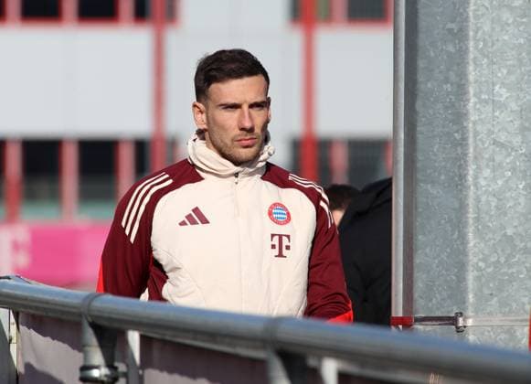 Football, Men, Season 2024 2025, FC Bayern Munich, Final training, Training, Champions League Leon Goretzka FC Bayern Munich on the way to the training ground