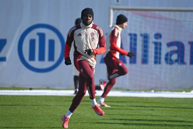 Alphonso DAVIES Bayern Muenchen , final training on 17 02 2025 before the Football Champions League K O Phase Play offs FC Bayern Muenchen Celtic Glasgow