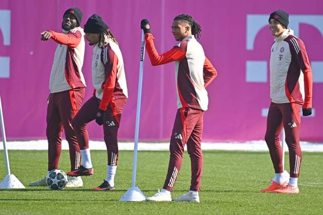 from left Dayot UPAMECANO Bayern Muenchen , Sacha BOEY Bayern Muenchen , Michael OLISE Bayern Muenchen , Jamal MUSIALA Bayern Muenchen final training on 17 02 2025 before the football Champions League K O Phase Play offs FC Bayern Muenchen Celtic Glasgow