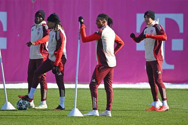 from left Dayot UPAMECANO Bayern Muenchen , Sacha BOEY Bayern Muenchen , Michael OLISE Bayern Muenchen , Jamal MUSIALA Bayern Muenchen final training on 17 02 2025 before the football Champions League K O Phase Play offs FC Bayern Muenchen Celtic Glasgow
