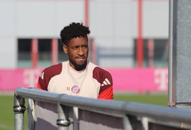 Football, Men, Season 2024 2025, FC Bayern Munich, Final training, Training, Champions League Kingsley Coman FC Bayern Munich on the way to the training ground