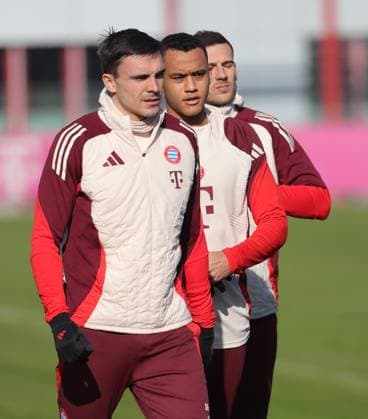 16 02 2025, CL final training, Saebenerstrasse Muenchen,, Football, Sport, in the picture Joao Palhinha FC Bayern Muenchen , Tarek Buchmann FC Bayern Muenchen and Leon Goretzka FC Bayern Muenchen