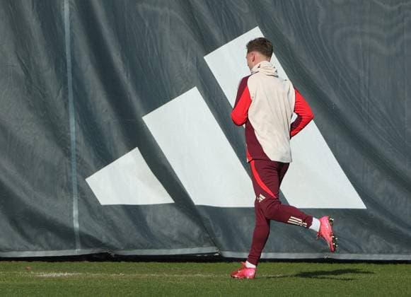16 02 2025, CL final training, Saebenerstrasse Muenchen,, Football, Sport, in the picture Joshua Kimmich FC Bayern Muenchen breaks off training