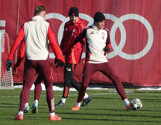 16 02 2025, CL final training, Saebenerstrasse Muenchen,, Soccer, Sport, in the picture Gabriel Vidovic FC Bayern Muenchen and Jamal Musiala FC Bayern Muenchen
