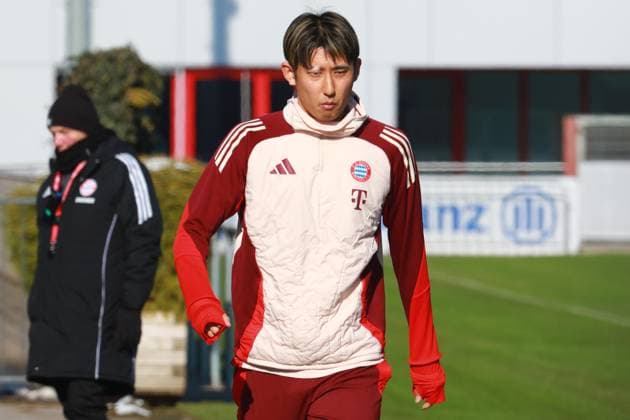 21 Hiroki Ito, Portraet, Portrait, Football Final training FC Bayern Munich before UEFA Champions League match against Celtic Glasgow 17 02 2025 Training ground, Säbenerstr PHOTO Mladen Lackovic LakoPress