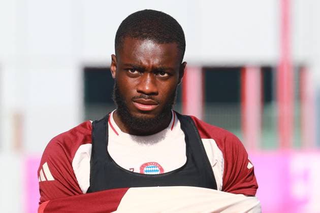 2 Dayot Upamecano, Portraet, Portrait, Football Final training FC Bayern Munich before UEFA Champions League match against Celtic Glasgow 17 02 2025 Training ground, Säbenerstr PHOTO Mladen Lackovic LakoPress