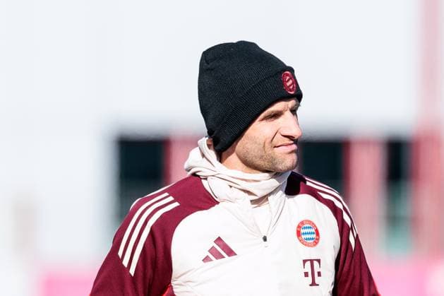 UEFA Champions League final training FC Bayern Munich 17 02 2025 Thomas Müller FC Bayern Munich, 25 on the way to training UEFA Champions League final training FC Bayern Munich before the match against Celtic FC, Munich, training ground at Säbenerstr. on 17 02 2025 Copyright: xBEAUTIFULxSPORTS Wunderlx