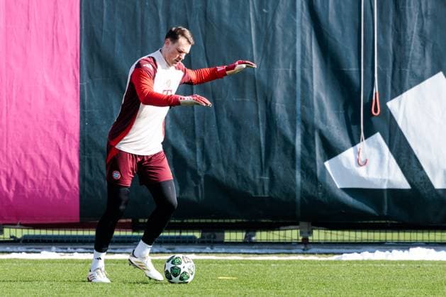 UEFA Champions League final training FC Bayern Munich 17 02 2025 Manuel Neuer FC Bayern Munich, 1 on the ball UEFA Champions League final training FC Bayern Munich before the match against Celtic FC, Munich, training ground at Säbenerstr on 17 02 2025 Copyright: xBEAUTIFULxSPORTS Wunderlx