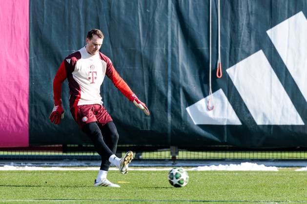 UEFA Champions League final training FC Bayern Munich 17 02 2025 Manuel Neuer FC Bayern Munich, 1 on the ball UEFA Champions League final training FC Bayern Munich before the match against Celtic FC, Munich, training ground at Säbenerstr on 17 02 2025 Copyright: xBEAUTIFULxSPORTS Wunderlx