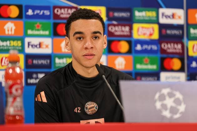 Jamal Musiala FC Bayern Muenchen, 42 at the press conference, GER, International Press Conference, FC Bayern Muenchen, Football, UEFA Champions League, Play offs, 2024 2025 season, 17 02 2025, GER, International Press Conference, FC Bayern Muenchen, Football, UEFA Champions League, Play offs, 2024 2025 season, 17 02 2025 Muenchen Copyright: xEibner-Pressefoto JennixMaulx EP_JML