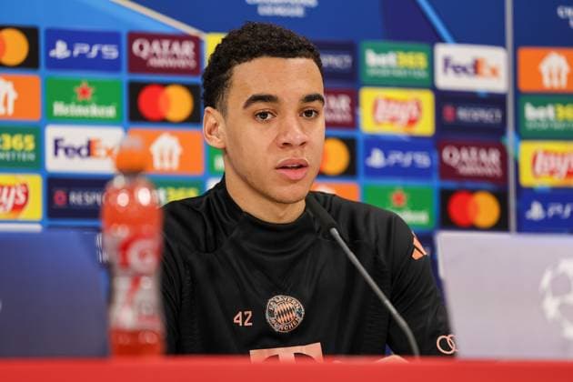 Jamal Musiala FC Bayern Muenchen, 42 at the press conference, GER, International Press Conference, FC Bayern Muenchen, Football, UEFA Champions League, Play offs, 2024 2025 season, 17 02 2025, GER, International Press Conference, FC Bayern Muenchen, Football, UEFA Champions League, Play offs, 2024 2025 season, 17 02 2025 Muenchen Copyright: xEibner-Pressefoto JennixMaulx EP_JML