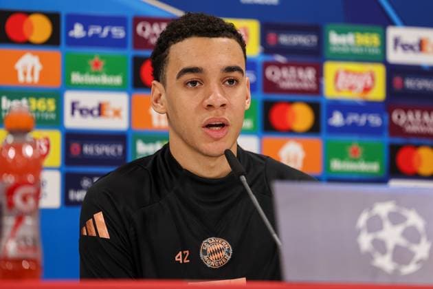 Jamal Musiala FC Bayern Muenchen, 42 at the press conference, GER, International Press Conference, FC Bayern Muenchen, Football, UEFA Champions League, Play offs, 2024 2025 season, 17 02 2025, GER, International Press Conference, FC Bayern Muenchen, Football, UEFA Champions League, Play offs, 2024 2025 season, 17 02 2025 Muenchen Copyright: xEibner-Pressefoto JennixMaulx EP_JML