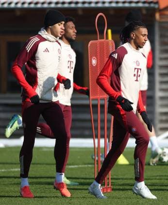 17 02 2025, CL final training, Saebenerstrasse Muenchen,, Football, Sports, in the picture Jamal Musiala FC Bayern Muenchen , Kingsley Coman FC Bayern Muenchen and Michael Olise FC Bayern Muenchen