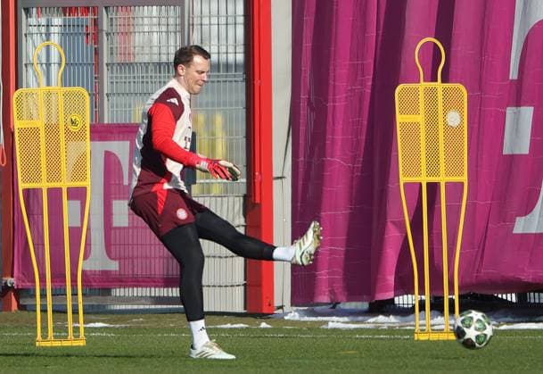 17 02 2025, CL final training, Saebenerstrasse Muenchen,, Football, Sport, in the picture Manuel Neuer FC Bayern Muenchen