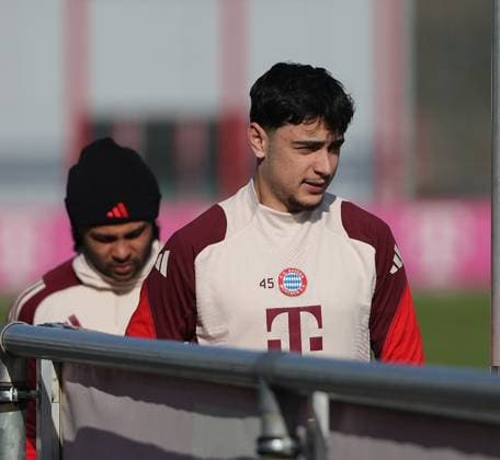 17 02 2025, CL final training, Saebenerstrasse Muenchen,, Soccer, Sport, in the picture Serge Gnabry FC Bayern Muenchen and Ap