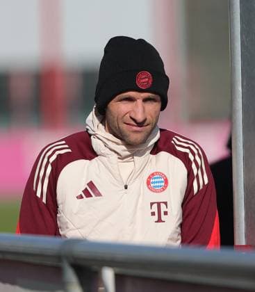 17 02 2025, CL final training, Saebenerstrasse Muenchen,, Soccer, Sport, in the picture Thomas Mueller FC Bayern Muenchen