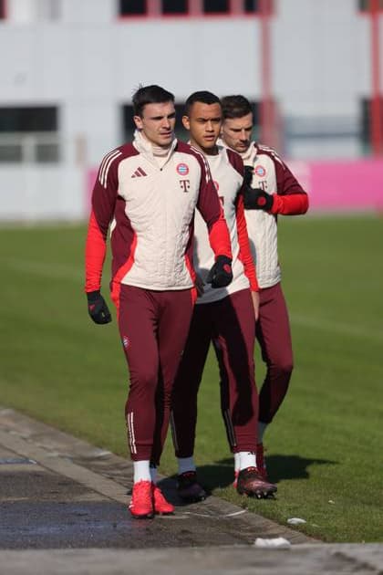 17 02 2025, CL final training, Saebenerstrasse Muenchen,, Football, Sport, in the picture Joao Palhinha FC Bayern Muenchen , Tarek Buchmann FC Bayern Muenchen and Leon Goretzka FC Bayern Muenchen