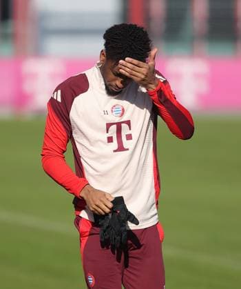 17 02 2025, CL final training, Saebenerstrasse Muenchen,, Football, Sport, in the picture Kingsley Coman FC Bayern Muenchen