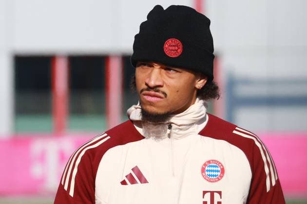 10 Leroy Sane, Portraet, Portrait, Football Final training FC Bayern Munich before UEFA Champions League match against Celtic Glasgow 17 02 2025 Training ground, Säbenerstr PHOTO Mladen Lackovic LakoPress