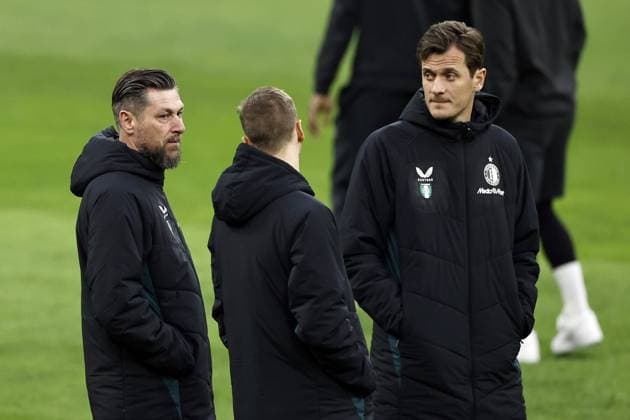 Milan - Feyenoord coach Pascal Bosschaart, Feyenoord assistant coach Etienne Reijnen during the walk around the San Siro stadium prior to the UEFA Champions League game against AC Milan at San Siro on Feb. 17, 2025 in Milan, Italy. ANP MAURICE VAN STEEN xVIxANPxSportx xxANPxIVx 520249219 originalFilename: 520249219.jpg