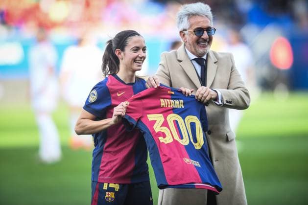 February 16, 2025, Barcelona, Spain, Spain: Aitana BONMATI of Barcelona and Xavier PUIG I HERNANDEZ during the Liga F match between FC Barcelona, Barca and Madrid Club de Futbol Femenino at Estadi Johan Cruyff on January 16, 2025 in Barcelona, Spain. Barcelona Spain - ZUMAm308 20250216_zsp_m308_025 Copyright: xMatthieuxMirvillex