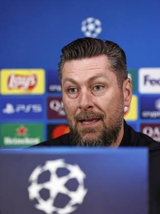 Milan - Feyenoord coach Pascal Bosschaart during the MD-1 press conference, PK, Pressekonferenz ahead of the UEFA Champions League game against AC Milan at San Siro on Feb. 17, 2025 in Milan, Italy. ANP MAURICE VAN STEEN xVIxANPxSportx xxANPxIVx 520250501 originalFilename: 520250501.jpg