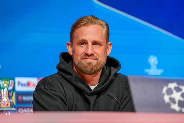 Kasper Schmeichel Celtic Glasgow, 01 at the press conference, laughing, GER, International Press Conference, Celtic Glasgow, Football, UEFA Champions League, Play offs, 2024 2025 season, 17 02 2025, GER, International Press Conference, Celtic Glasgow, Football, UEFA Champions League, Play offs, 2024 2025 season, 17 02 2025 Muenchen Copyright: xEibner-Pressefoto JennixMaulx EP_JML