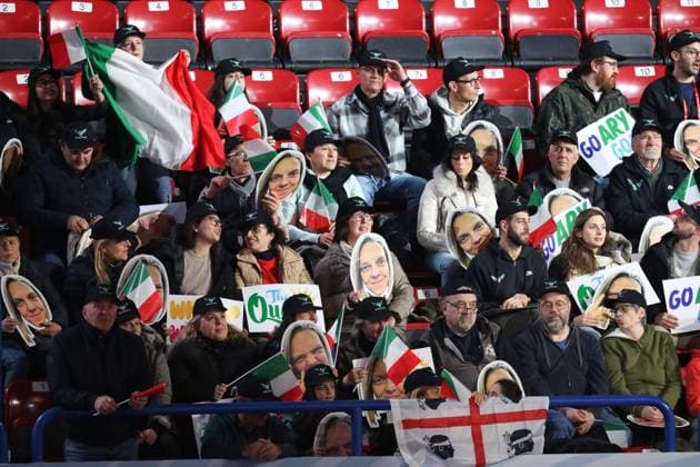 February 16, 2025, Assago, Lombardy, Italy: Arianna Fontana fan club cheer for her during the ISU Short Track World Tour 2025 at Unipol Forum in Milan, Italy which serves as an official Test Event ahead of the Milano Cortina 2026 Winter Olympic Games, Olympische Spiele, Olympia, OS Assago Italy - ZUMAc179 20250216_zep_c179_247 Copyright: xMickaelxChavetx