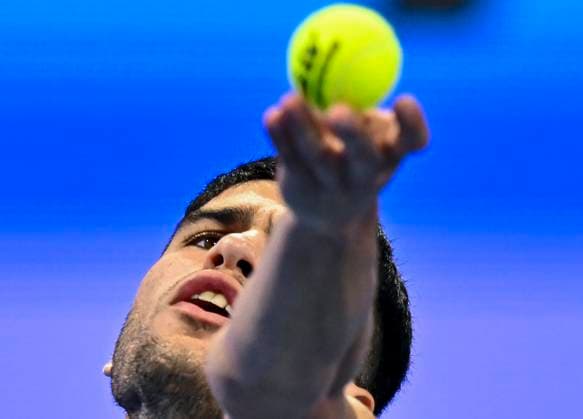 ATP, Tennis Herren QATAR EXXONMOBIL OPEN ROUND OF 32 Carlos Alcaraz of Spain competes in her round of 32 match against Marin Cilic of Croatia during the ATP Qatar ExxonMobil Open 2025 tennis tournament at the Khalifa International Tennis Complex in Doha, Qatar, on February 17, 2025. DOHA Qatar Copyright: xNOUSHADx