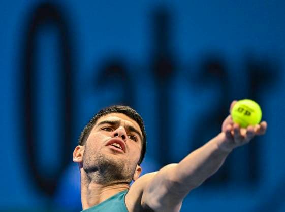ATP, Tennis Herren QATAR EXXONMOBIL OPEN ROUND OF 32 Carlos Alcaraz of Spain competes in her round of 32 match against Marin Cilic of Croatia during the ATP Qatar ExxonMobil Open 2025 tennis tournament at the Khalifa International Tennis Complex in Doha, Qatar, on February 17, 2025. DOHA Qatar Copyright: xNOUSHADx