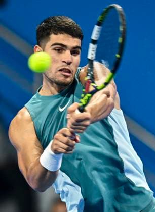 ATP, Tennis Herren QATAR EXXONMOBIL OPEN ROUND OF 32 Carlos Alcaraz of Spain competes in her round of 32 match against Marin Cilic of Croatia during the ATP Qatar ExxonMobil Open 2025 tennis tournament at the Khalifa International Tennis Complex in Doha, Qatar, on February 17, 2025. DOHA Qatar Copyright: xNOUSHADx